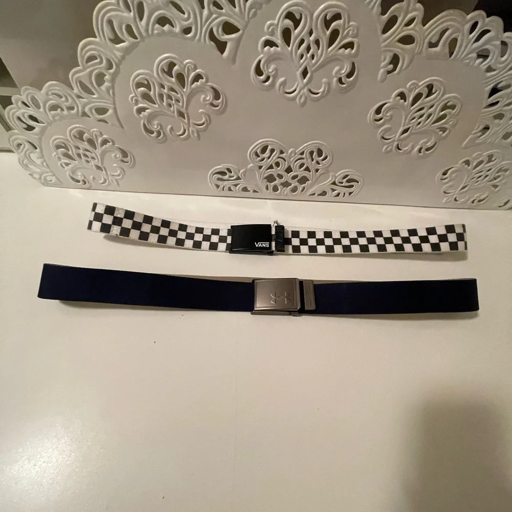 Two large beautiful men’s belts vans and Champions in very good conditions.